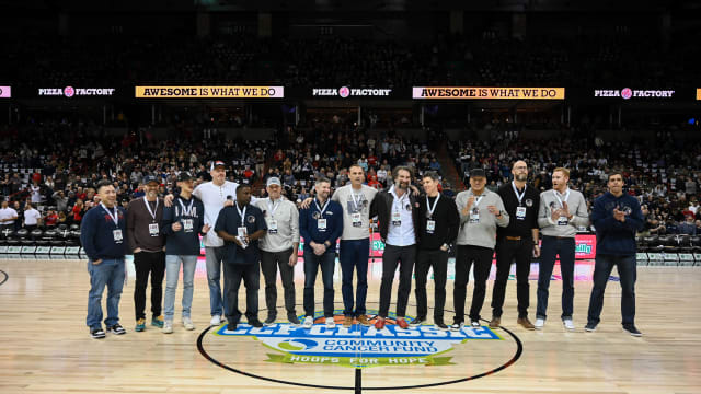 Gonzaga Bulldogs Pepperdine Wave27